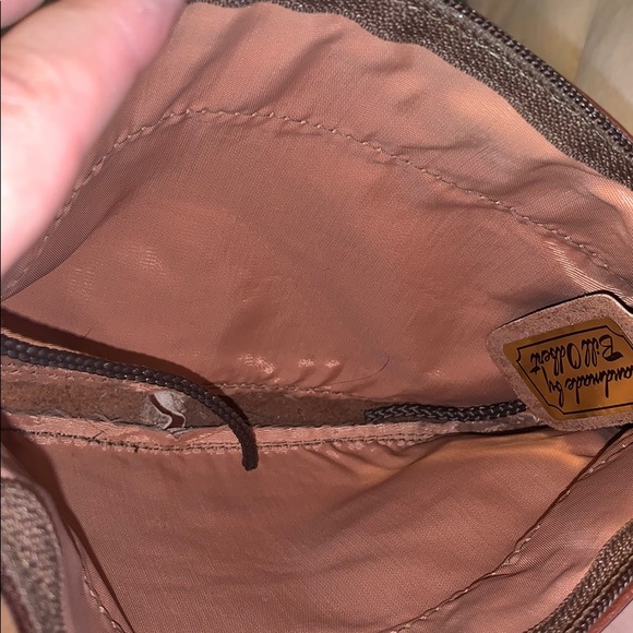 Handmade leather crossbody bag - Picture 3 of 3